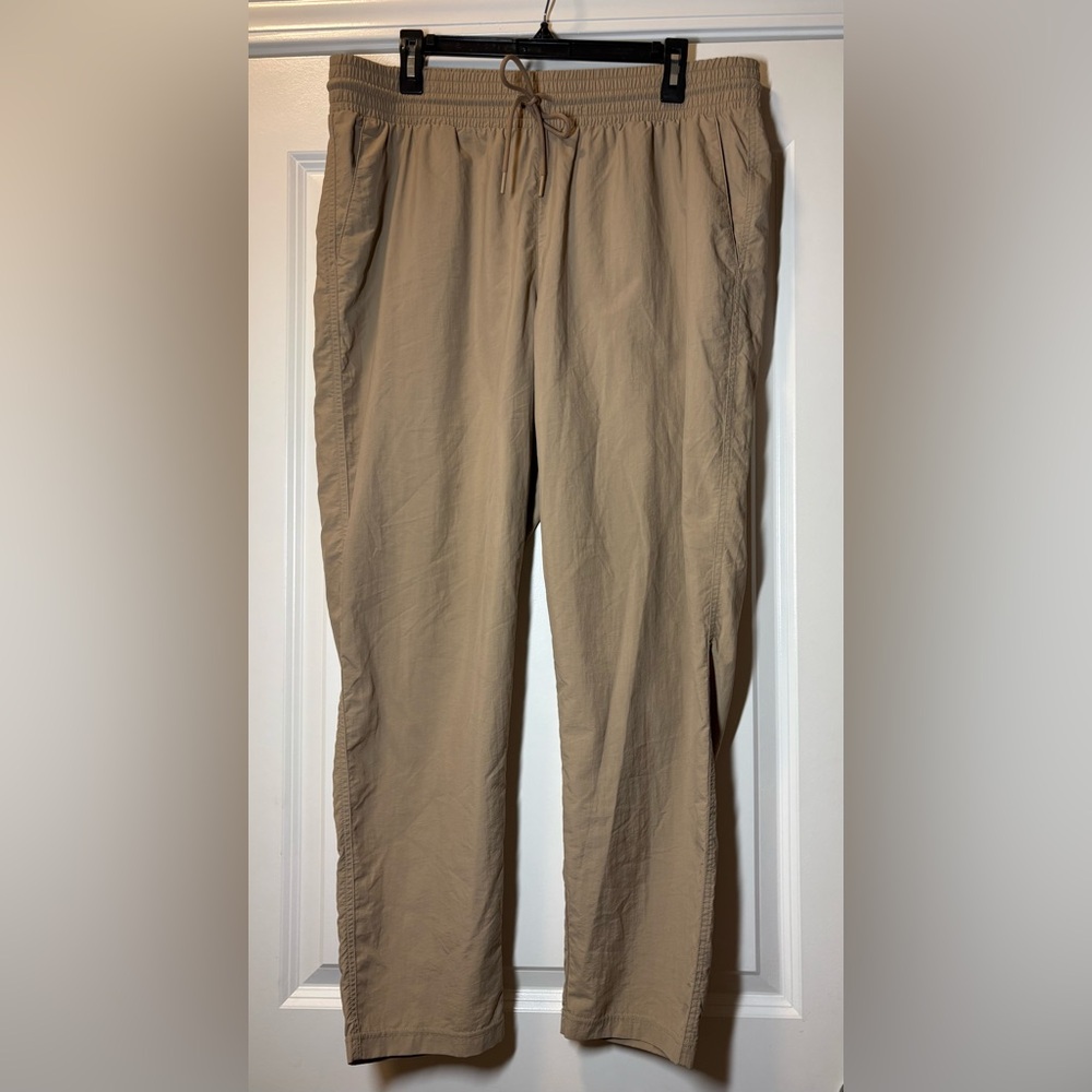 GapFit Tapered Runaround Pants‎